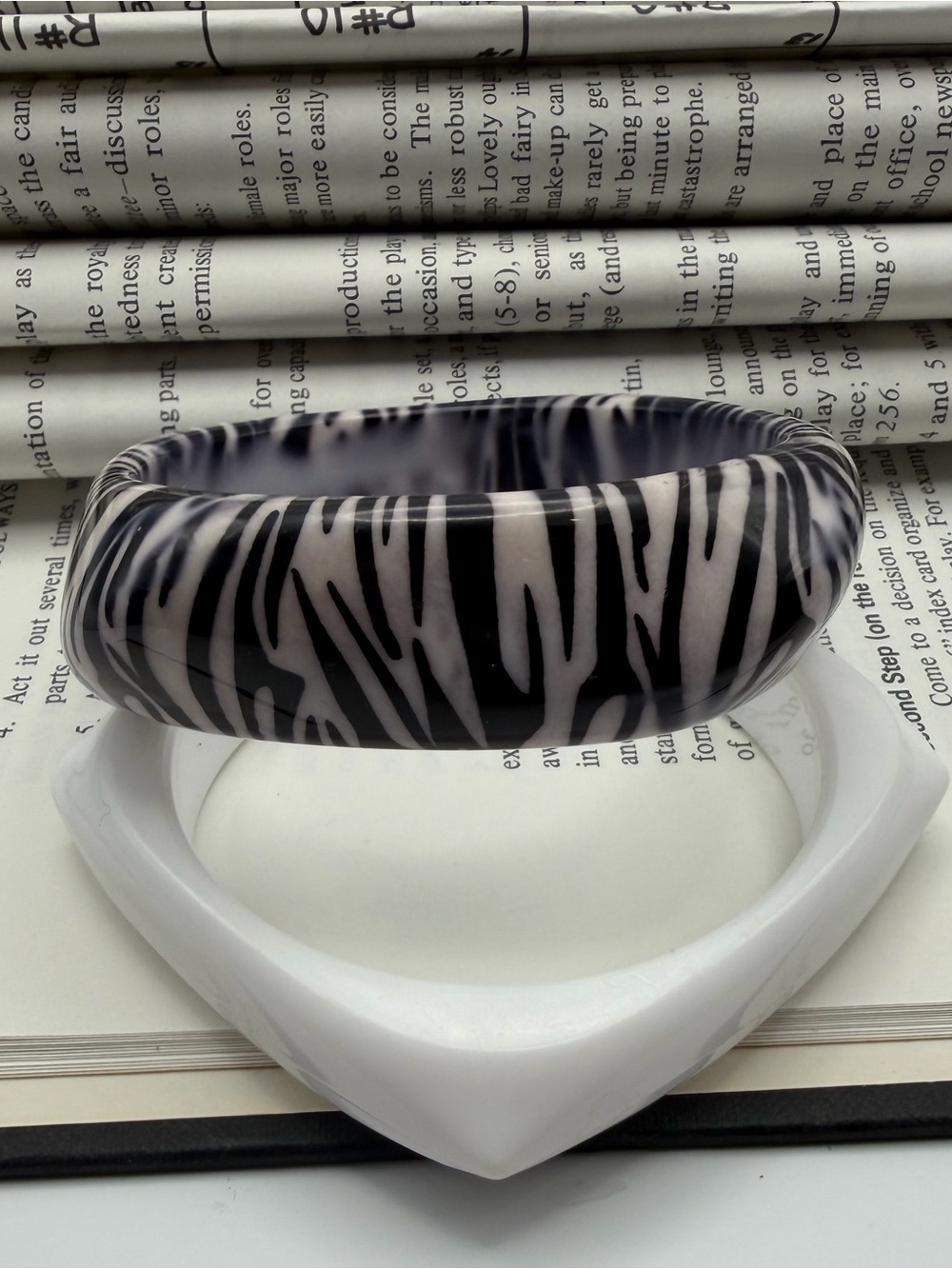 Black & White Zebra Resin Bangle Set
